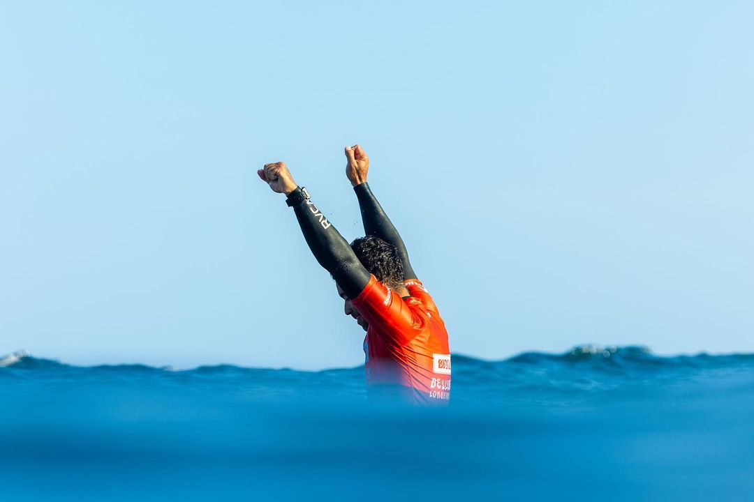 Kai Sallas celebrating is win a Bells Beach.